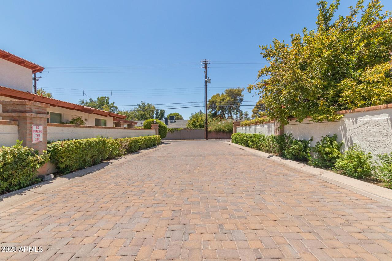 1902 E Orange Dr., Phoenix, AZ 85016