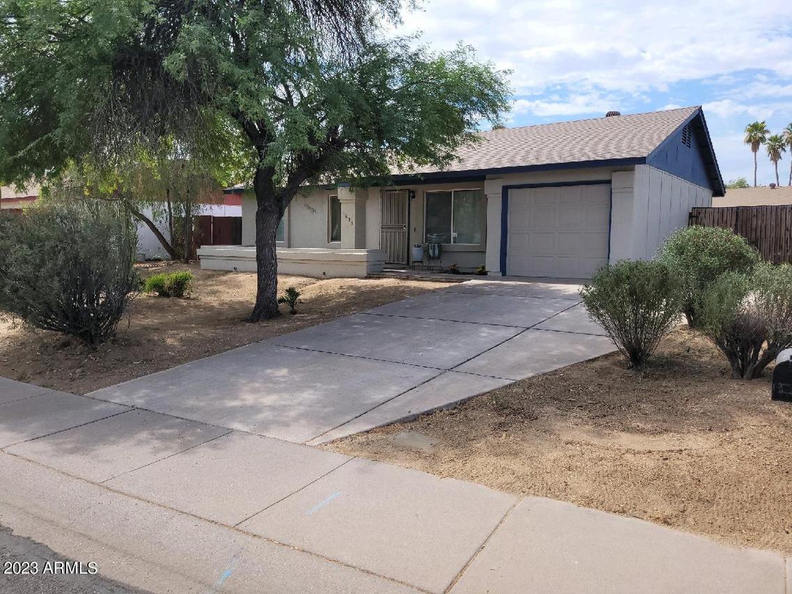 1033 W Watson Dr., Tempe, AZ 85283