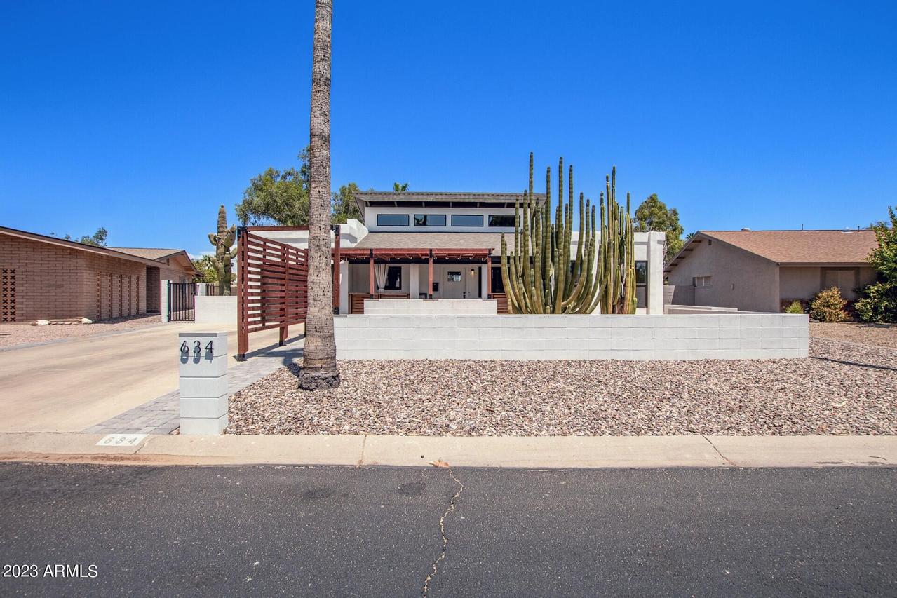 634 S Revolta Cir., Mesa, AZ 85208
