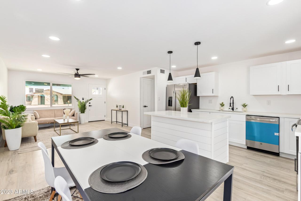 8011 W Mariposa Dr., Phoenix, AZ 85033