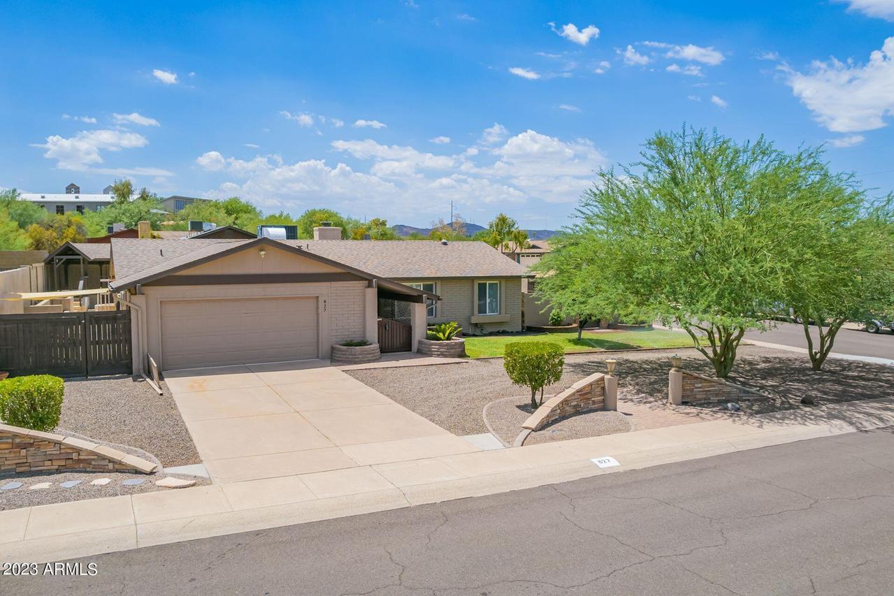 827 E Marconi Ave., Phoenix, AZ 85022