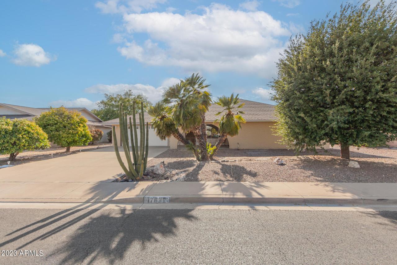 17638 N Whispering Oaks Dr., Sun City West, AZ 85375