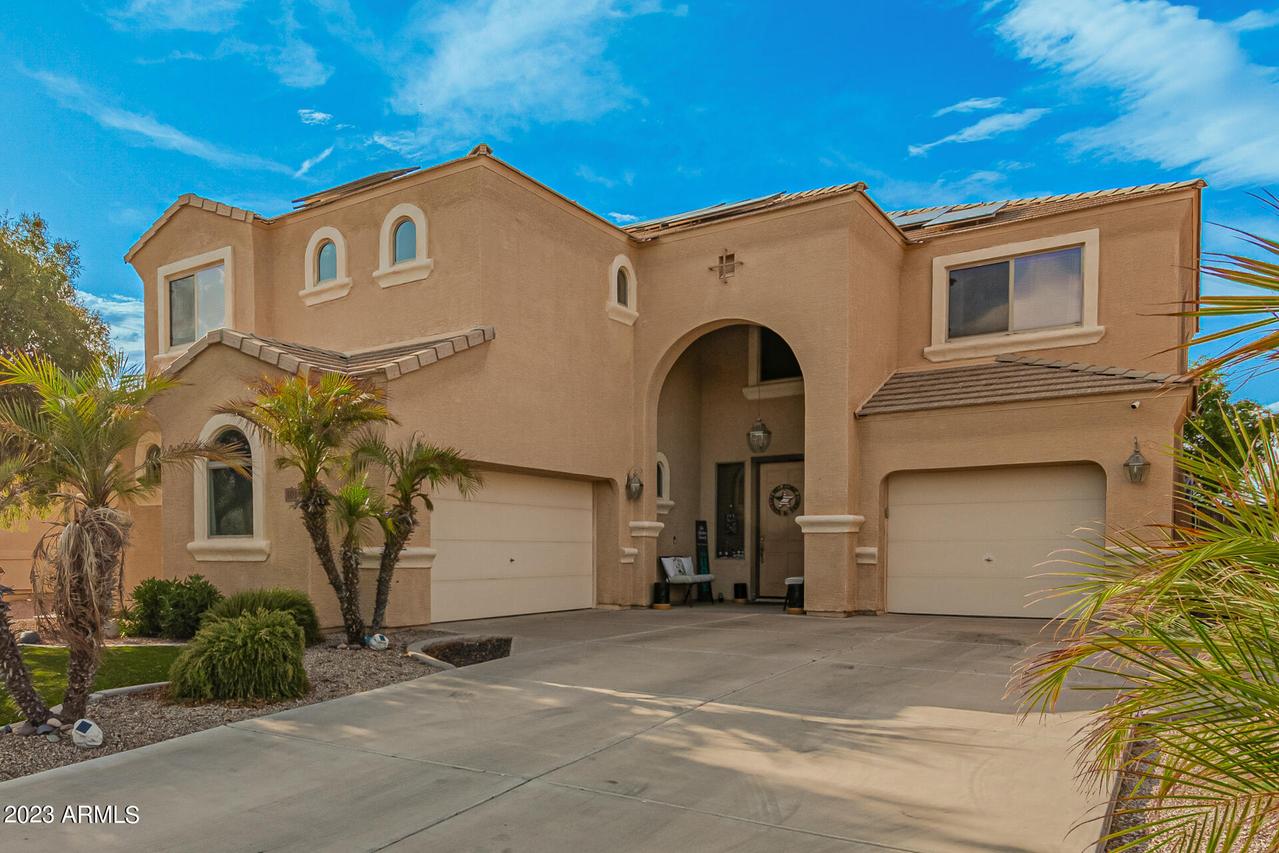 1018 E Penny Ln., San Tan Valley, AZ 85140