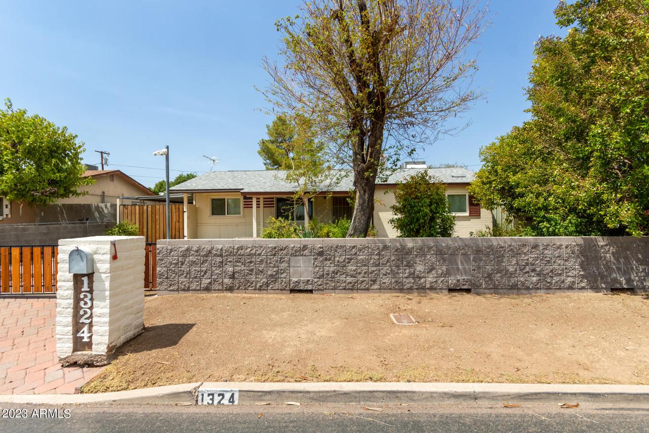 1324 E Becker Ln., Phoenix, AZ 85020