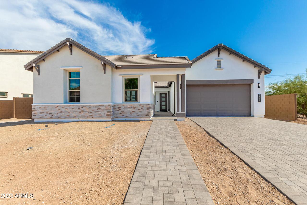 2225 E Fallen Leaf Ln., Phoenix, AZ 85024