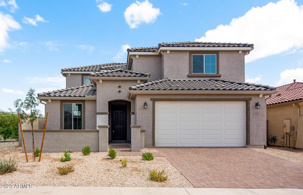 5821 N 88th Dr., Glendale, AZ 85305