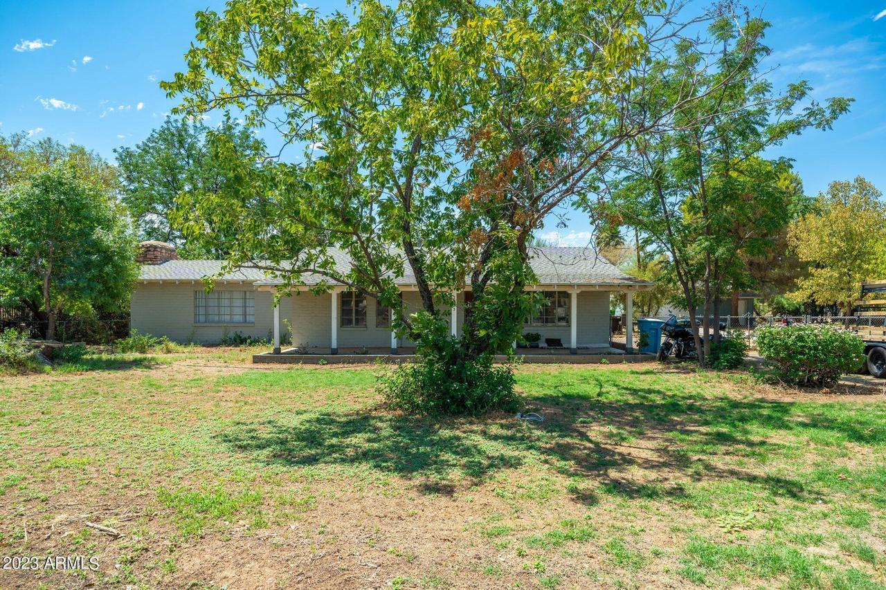 2523 W Orangewood Ave., Phoenix, AZ 85051