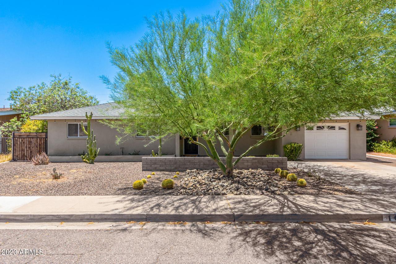 1631 W Tuckey Ln., Phoenix, AZ 85015