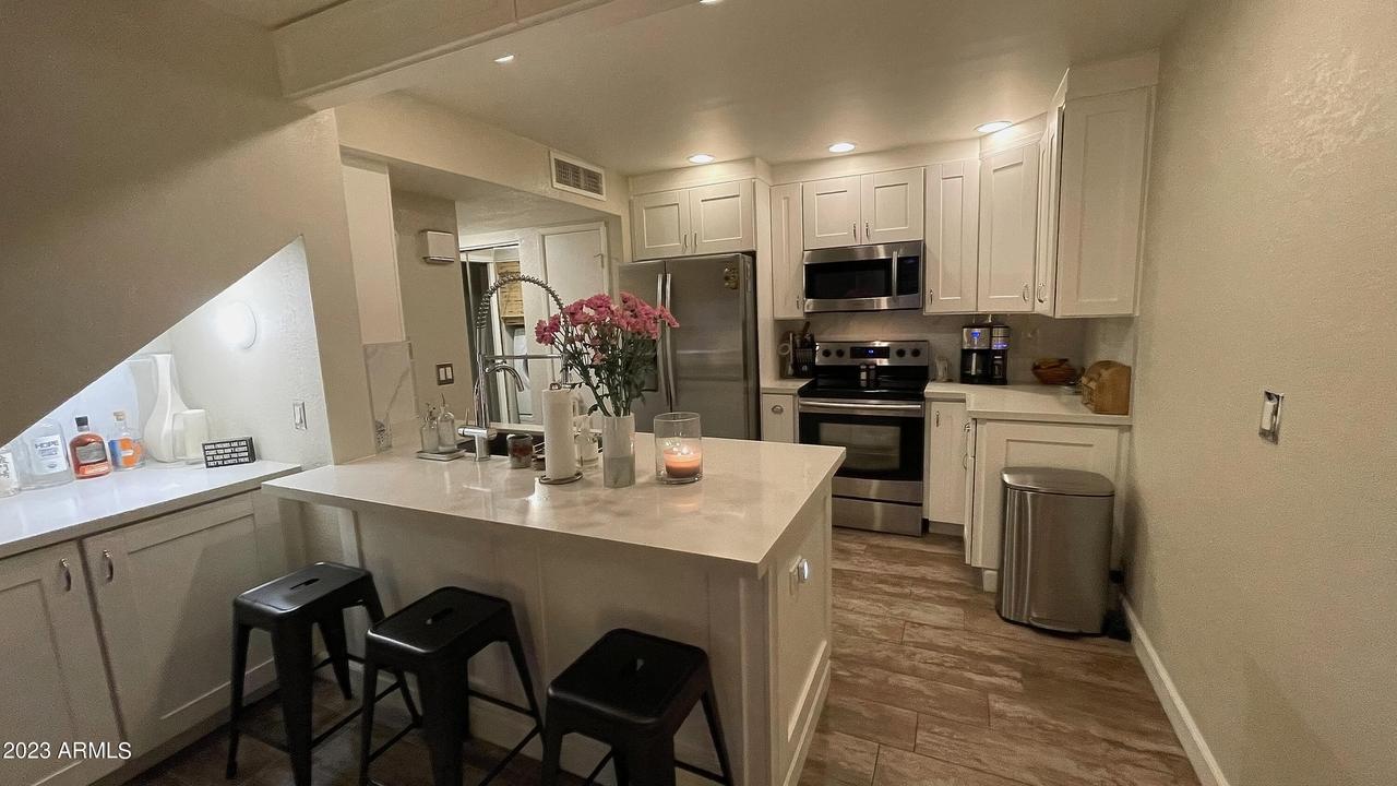 850 S River Dr. #1002, Tempe, AZ 85281