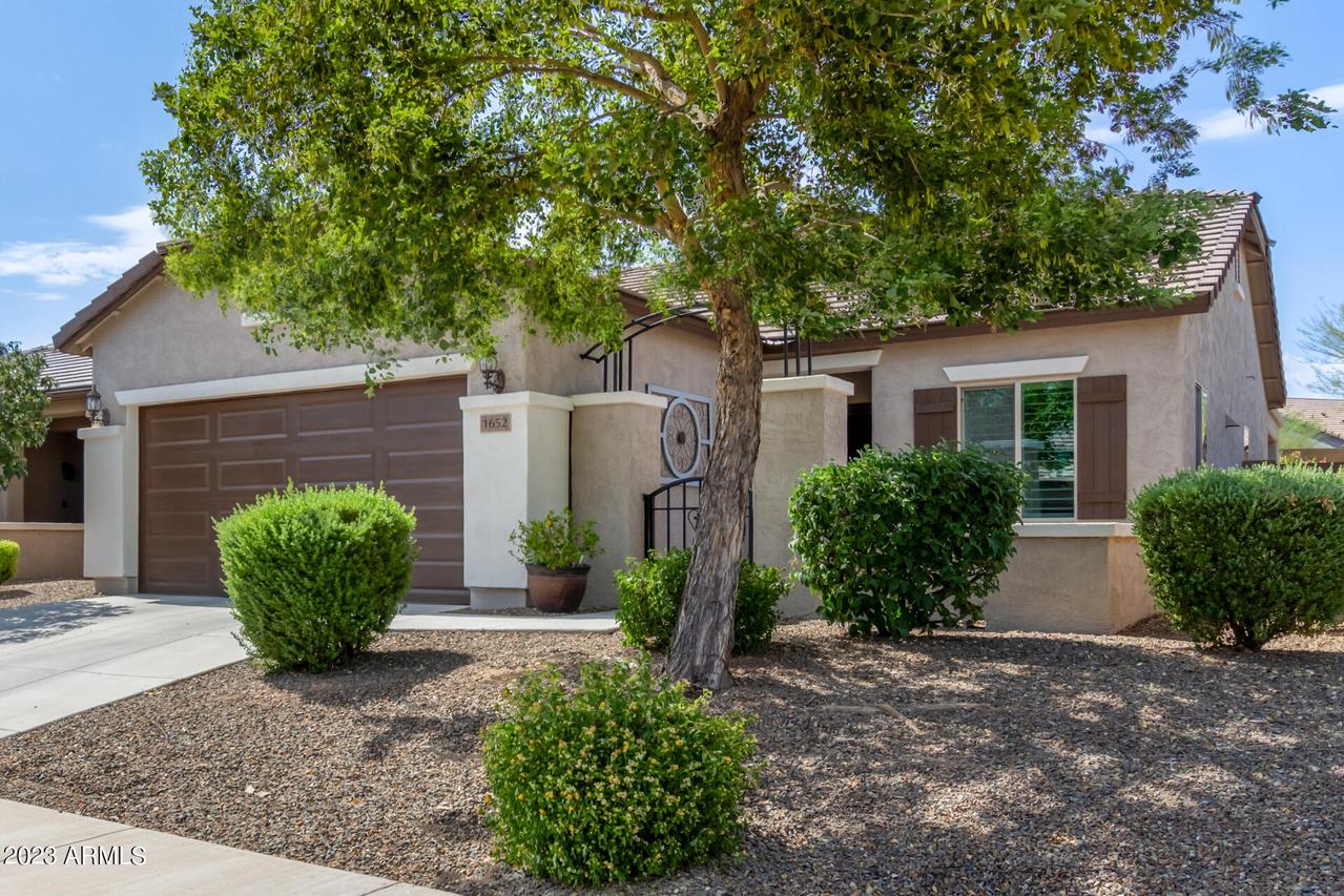 1652 W Desperado Way, Phoenix, AZ 85085