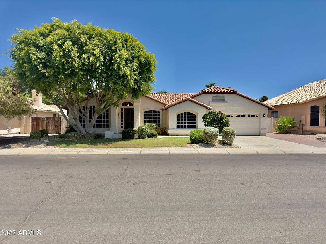 7849 W Kristal Way, Glendale, AZ 85308