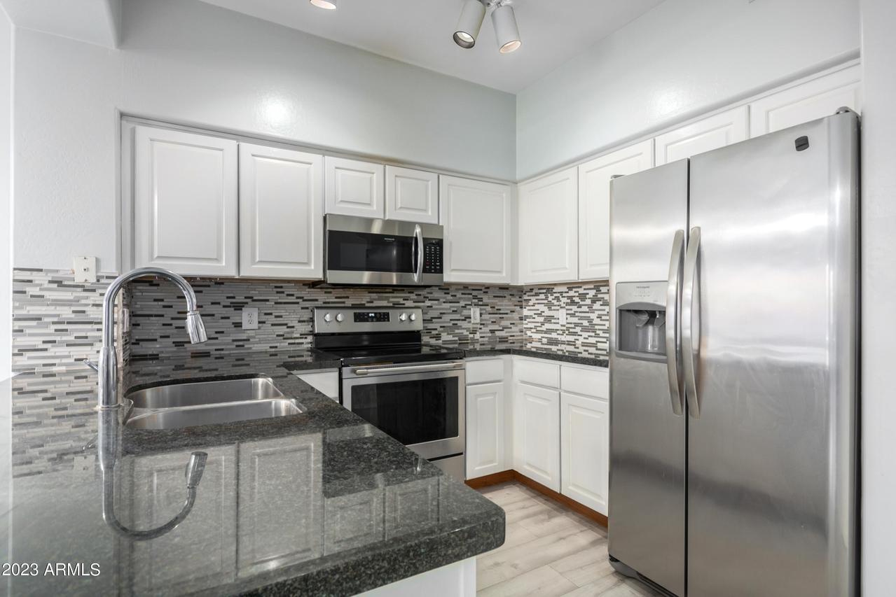 525 N Miller Rd. #167, Scottsdale, AZ 85257