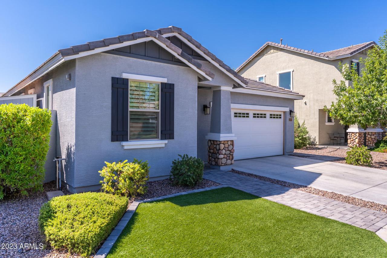 3219 E Rochelle St., Mesa, AZ 85213