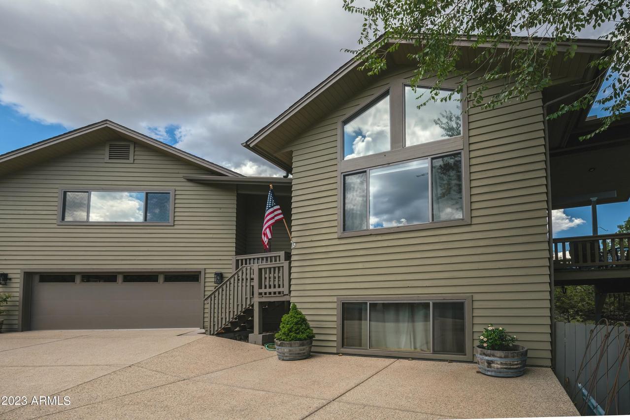 695 E Robinson Dr., Prescott, AZ 86303