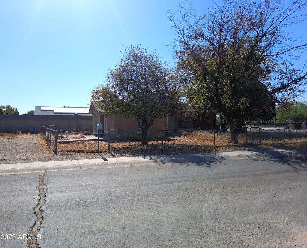 10601 N 80th Dr., Peoria, AZ 85345