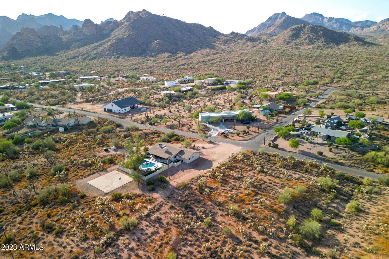 1177 E Tonto St., Apache Junction, AZ 85119