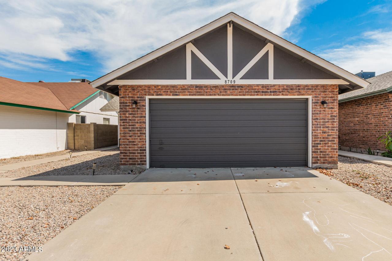 8709 W Greenbrian Dr., Peoria, AZ 85382