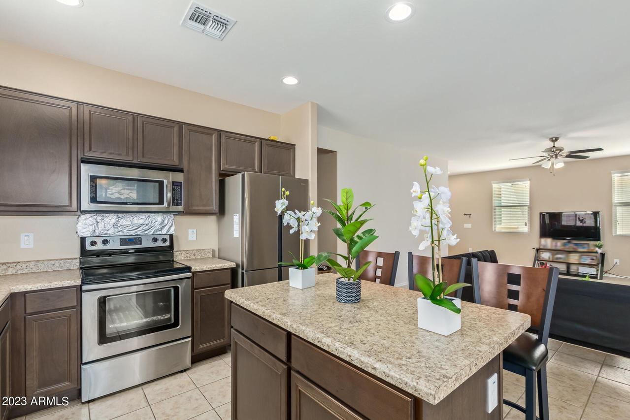 12002 W Davis Ln., Avondale, AZ 85323