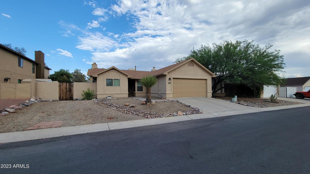 4975 W Condor Dr., Tucson, AZ 85742