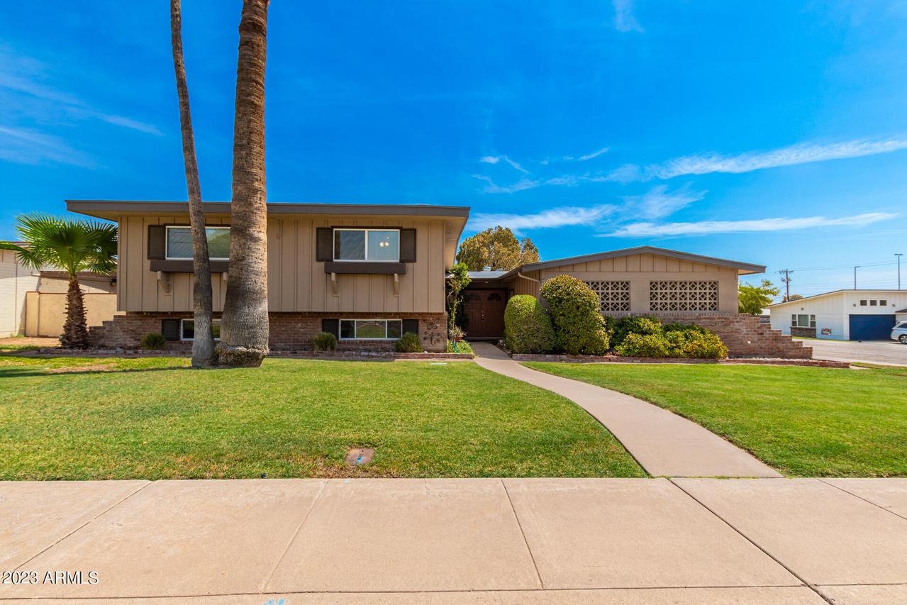 1901 E Lamar Rd., Phoenix, AZ 85016