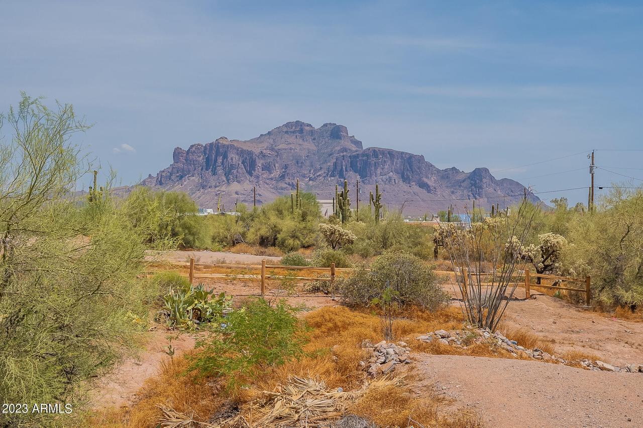 5045 N Cactus Rd., Apache Junction, AZ 85119