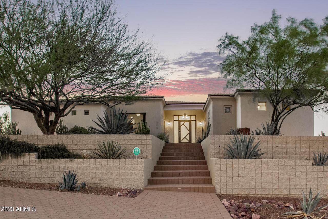 206 W Rock View Rd., Phoenix, AZ 85085