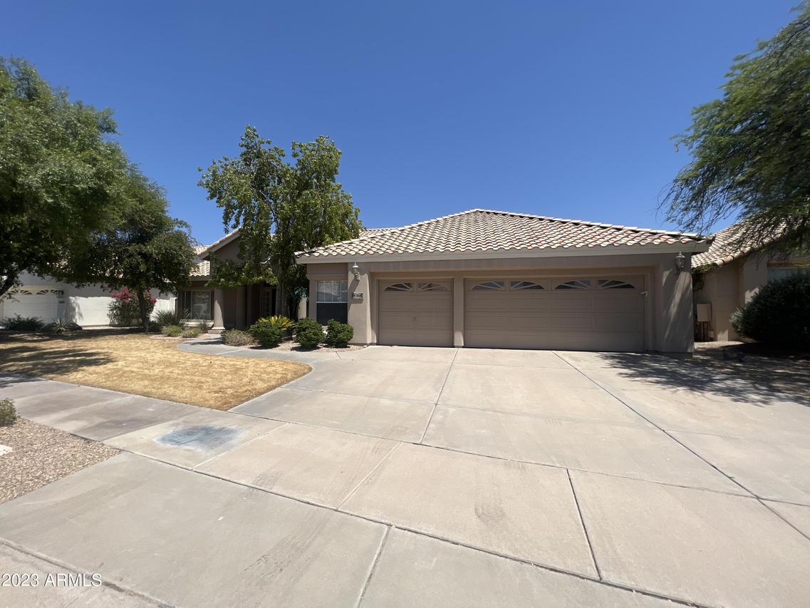 3647 E Park Ave., Phoenix, AZ 85044