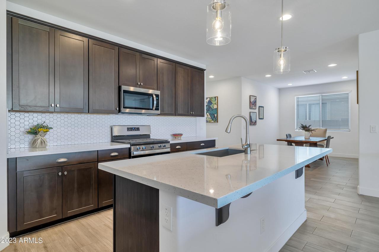 2830 W Apollo Rd., Phoenix, AZ 85041