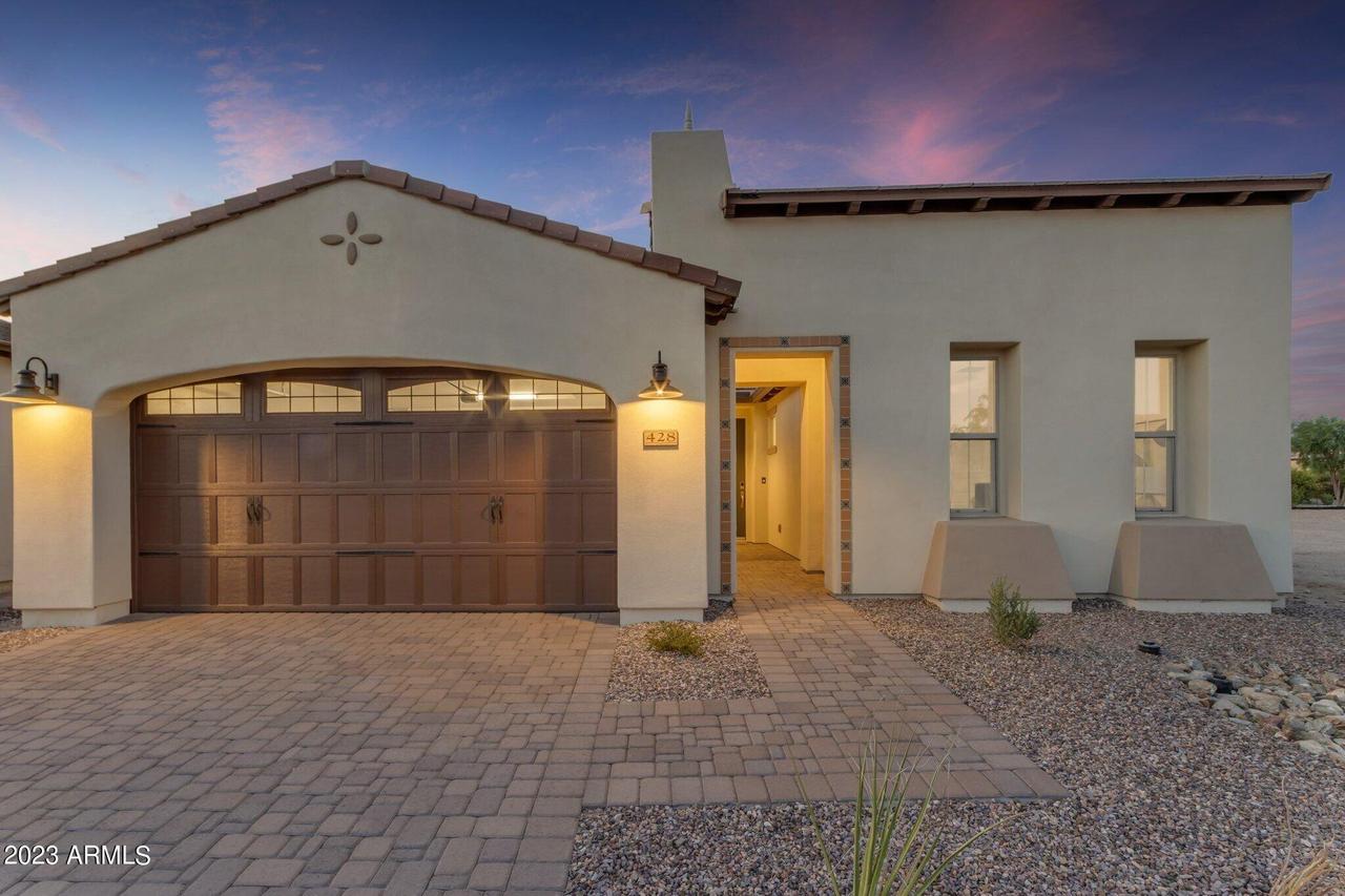 428 E Veterans Way, Queen Creek, AZ 85140