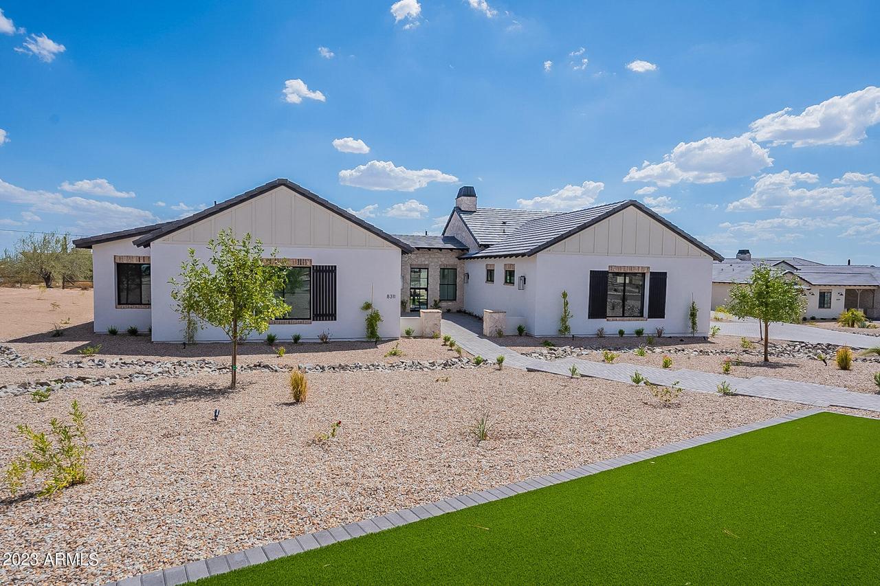 8311 E Regina Cir., Mesa, AZ 85207