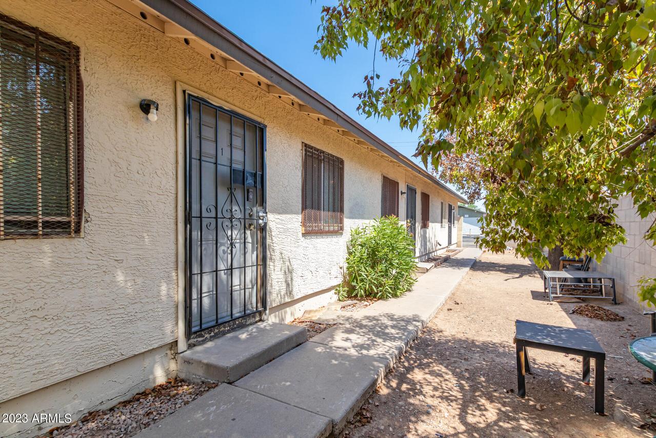 2906 E Roeser Rd., Phoenix, AZ 85040