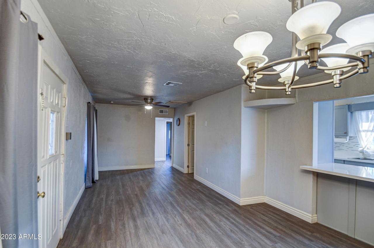 5232 S 11th Ave., Phoenix, AZ 85041