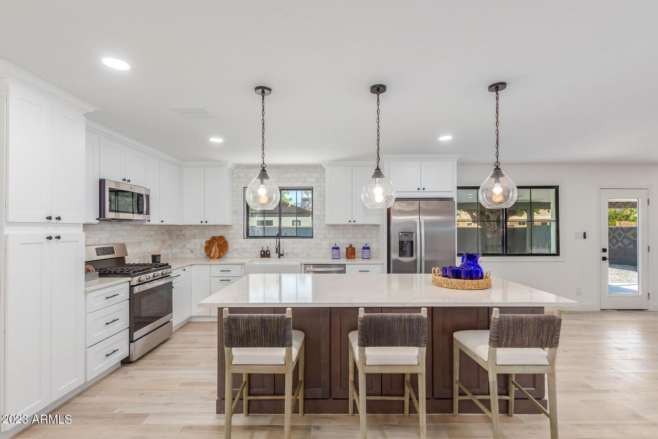 1009 E Watson Dr., Tempe, AZ 85283