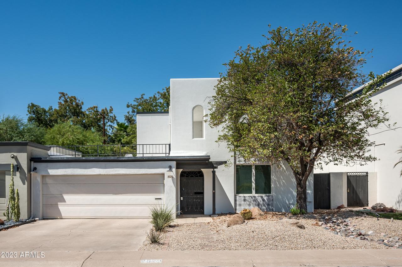 2520 E Crittenden Ln., Phoenix, AZ 85016