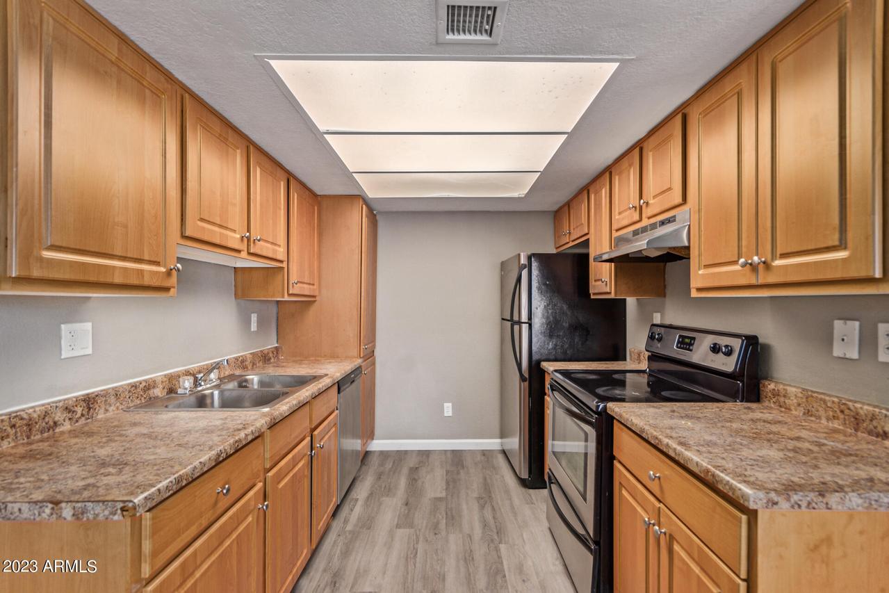3810 N Maryvale Pkwy. #2053, Phoenix, AZ 85031