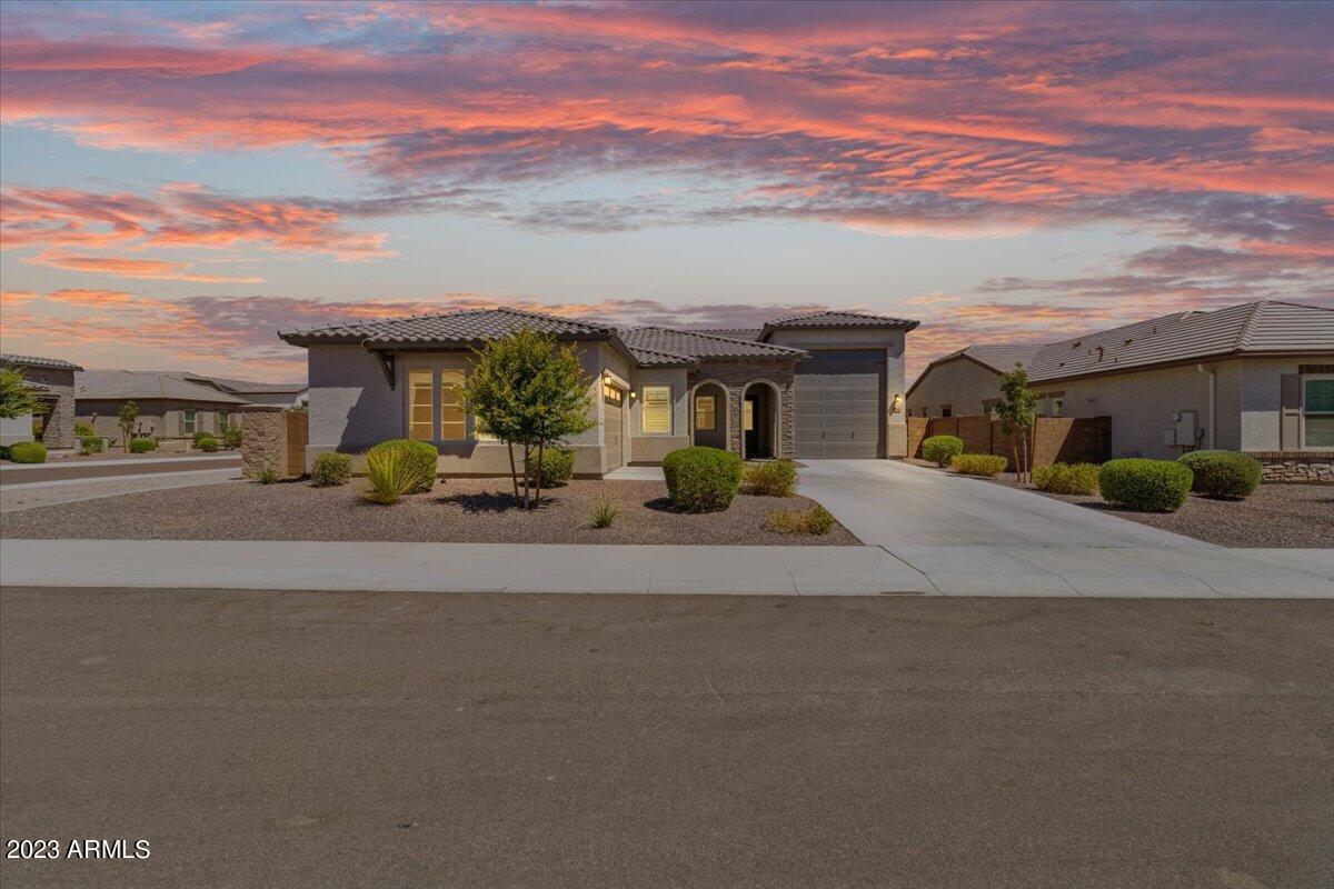 17298 W Laurie Ln., Waddell, AZ 85355