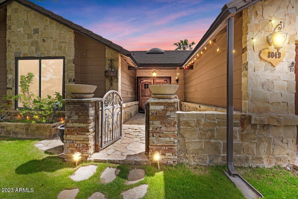 8049 E Mclellan Blvd., Scottsdale, AZ 85250