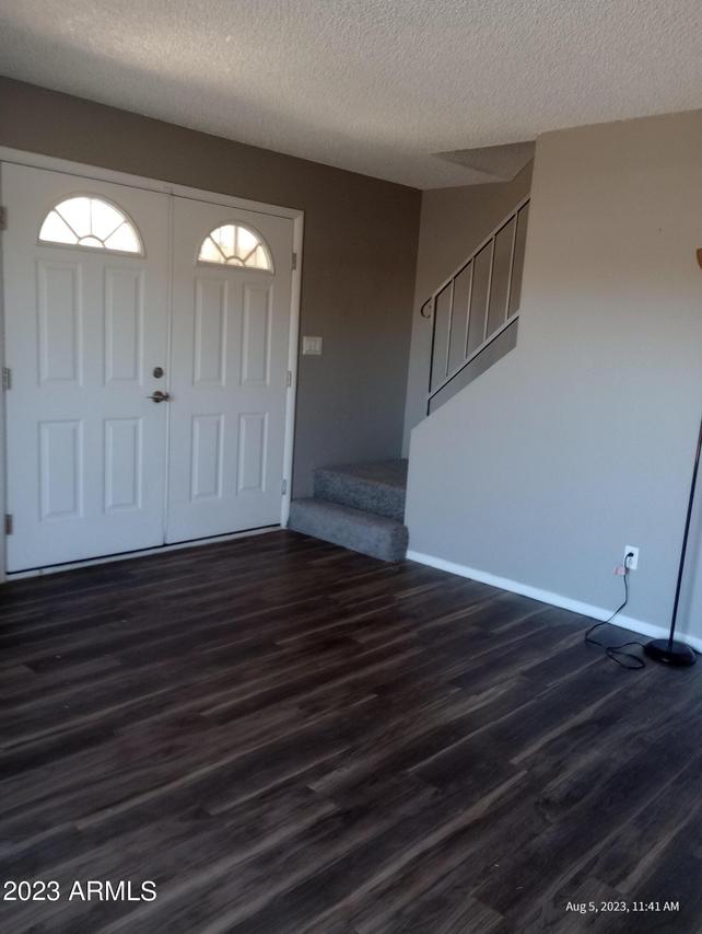 6076 W Golden Ln., Glendale, AZ 85302