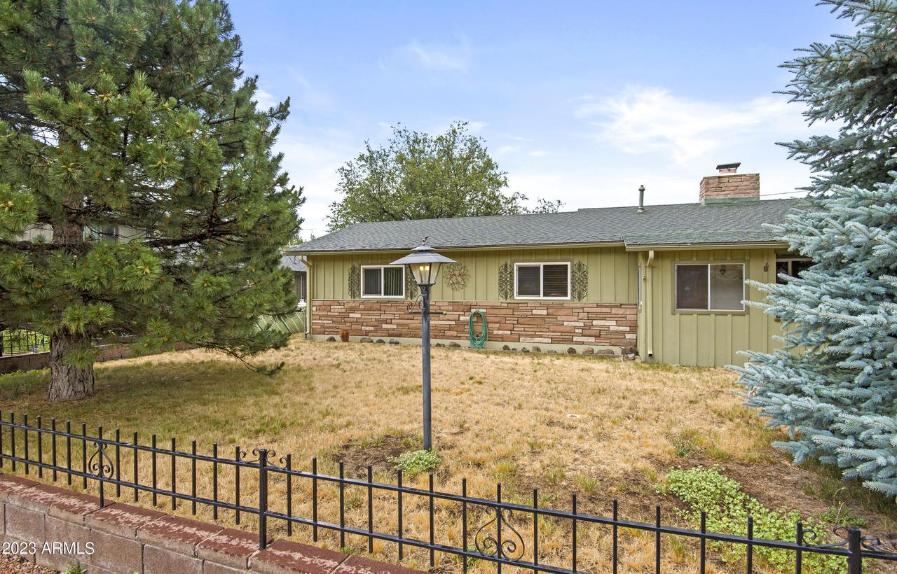 2133 N Navajo Dr., Flagstaff, AZ 86001