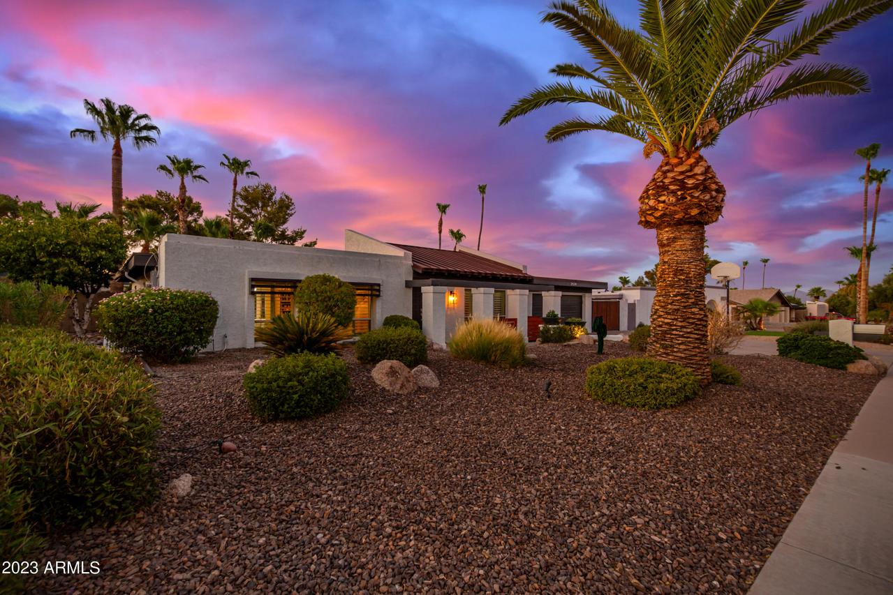 2524 E Desert Cove Ave., Phoenix, AZ 85028