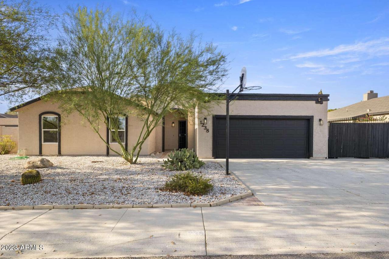 1238 E Morrow Dr., Phoenix, AZ 85024