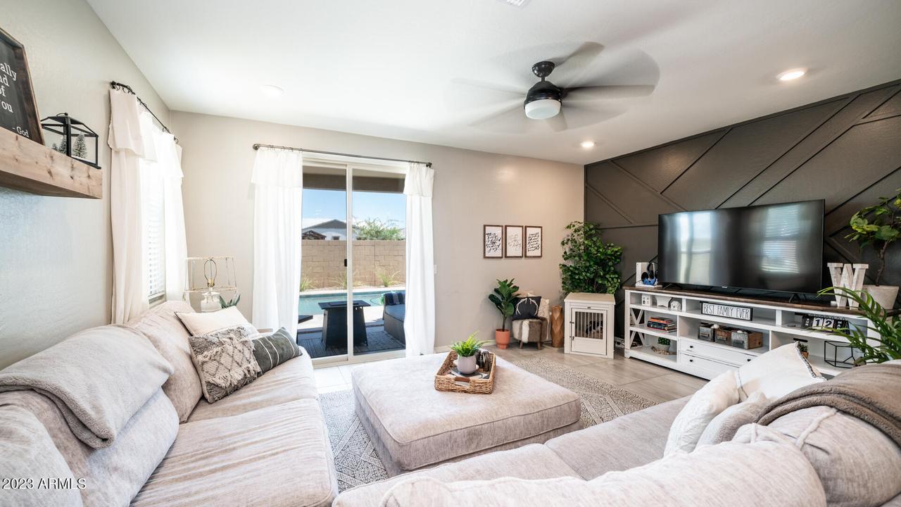 36943 N El Morro Tr., San Tan Valley, AZ 85140