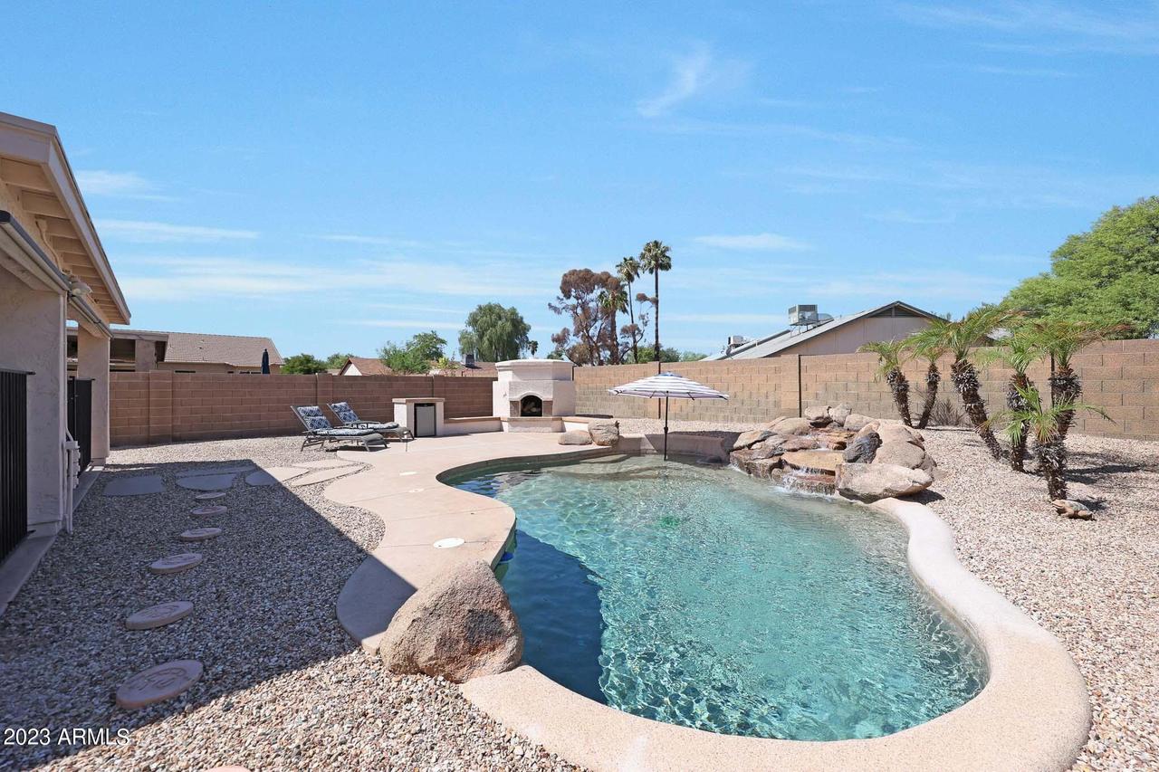 82 N Pineview Dr., Chandler, AZ 85226