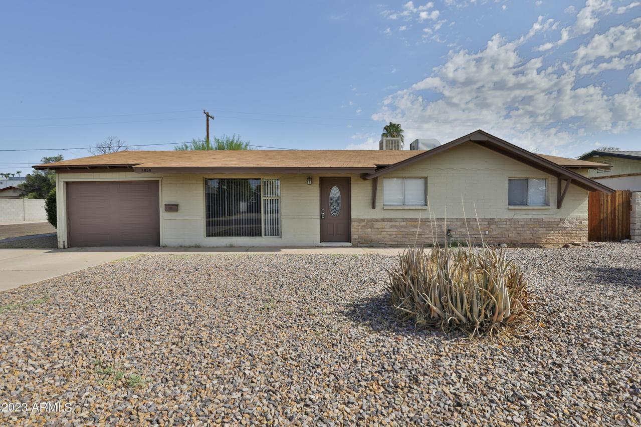 1050 W Romo Jones St., Tempe, AZ 85281