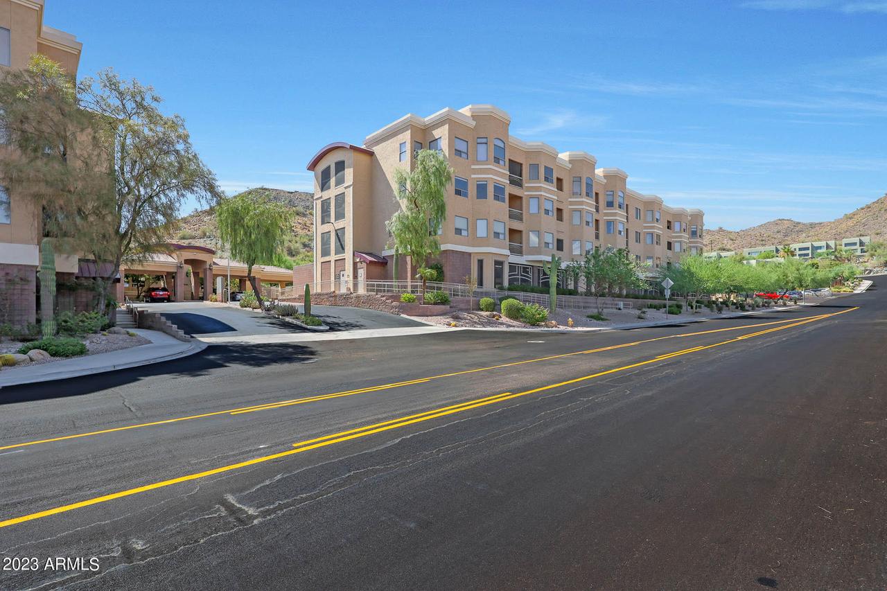 9820 N Central Ave. #319, Phoenix, AZ 85020