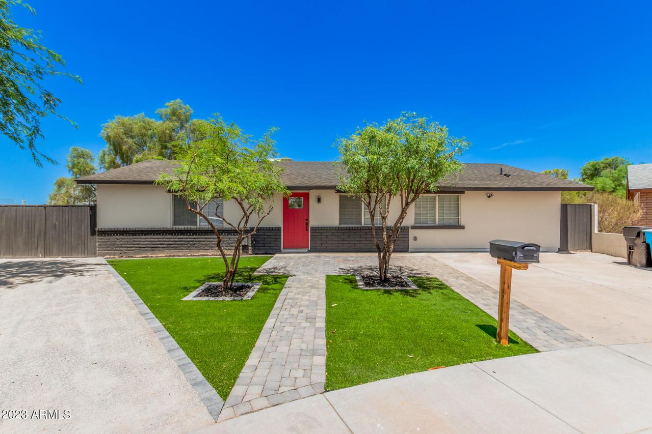 2016 N 45th Dr., Phoenix, AZ 85035