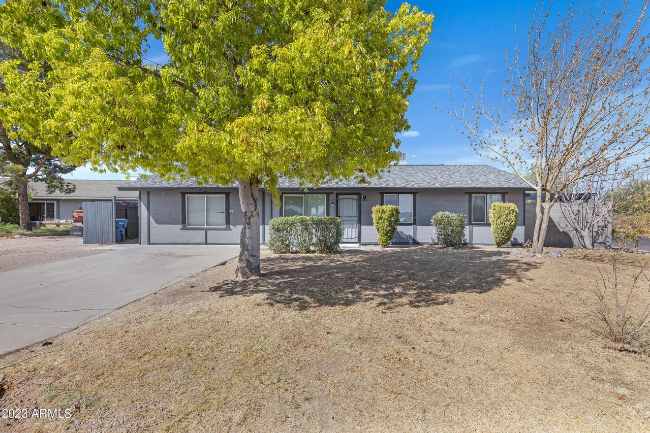 2 W Topeka Dr., Phoenix, AZ 85027