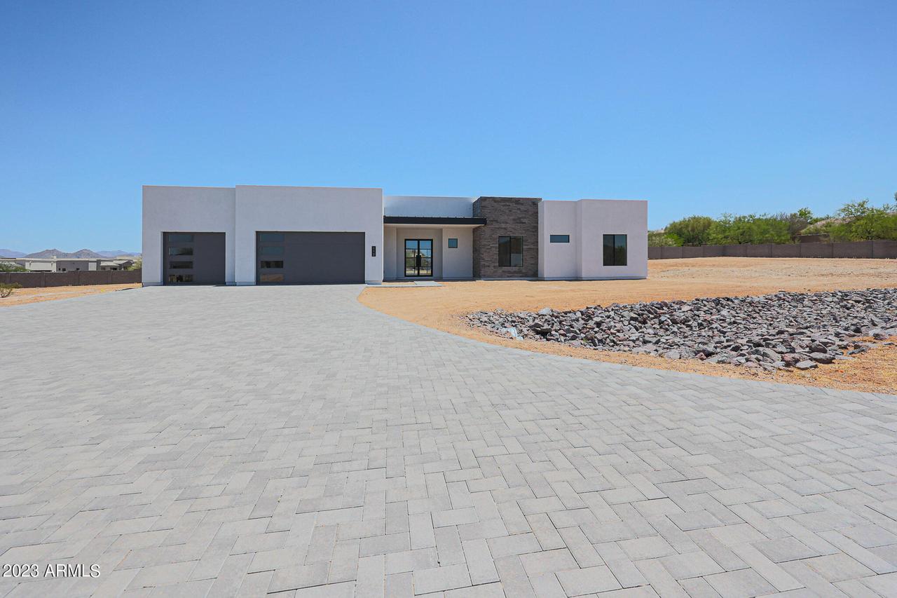 112 E Zenith Ln., Phoenix, AZ 85085