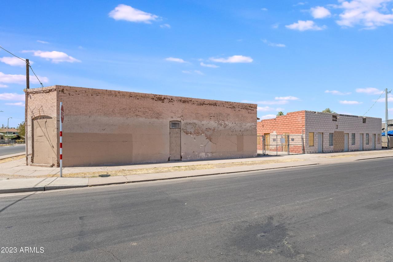 1002 S 4th Ave., Phoenix, AZ 85003