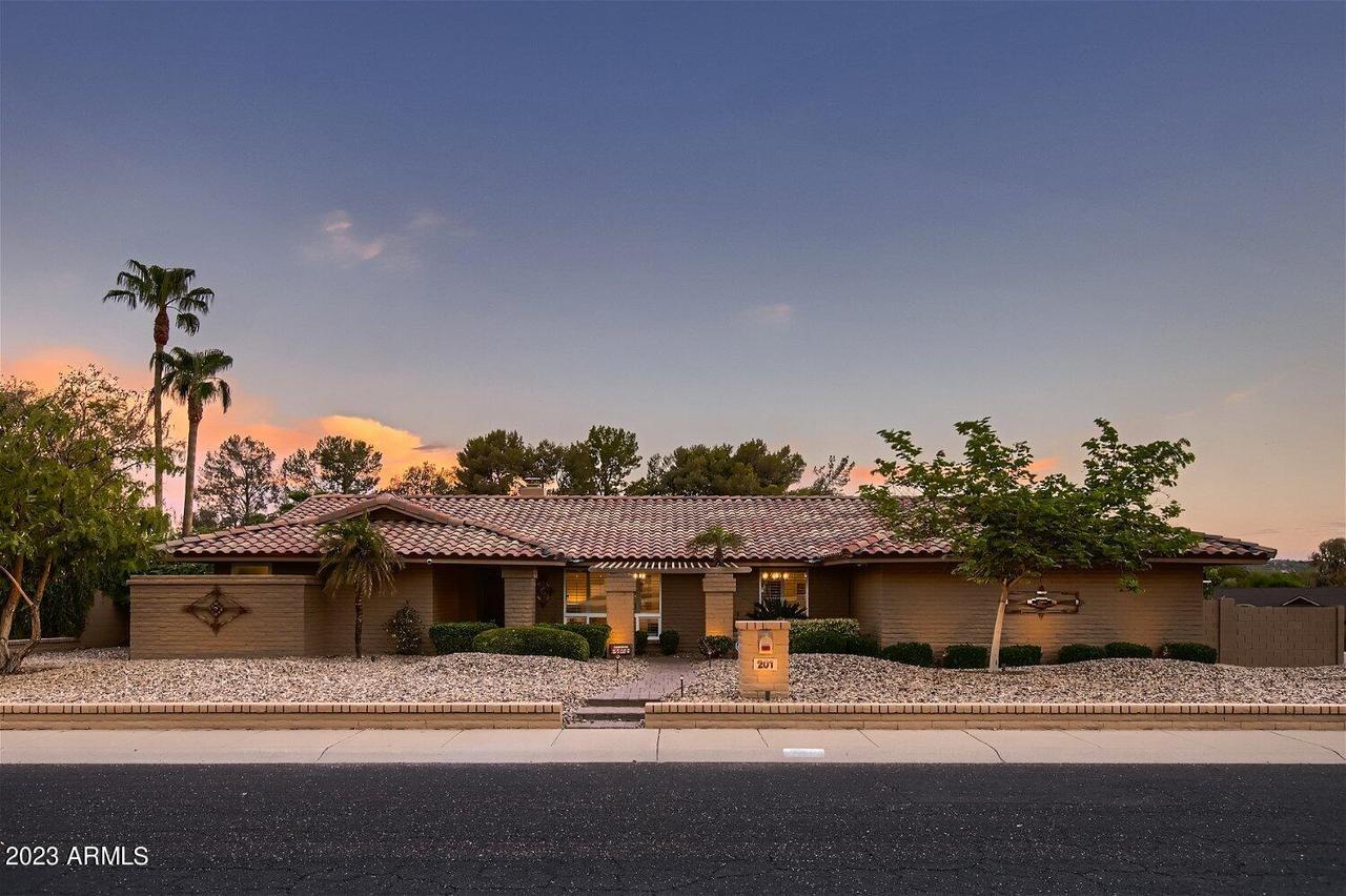 201 E Carol Ann Way, Phoenix, AZ 85022